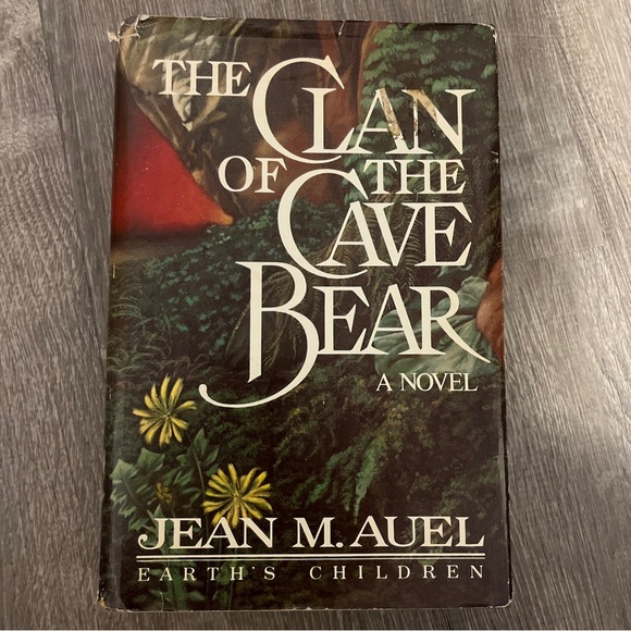 Vintage Clan Of The Cave Bear Jean M Auel Earths Children Book Hardcover 1980 - Picture 2 of 10